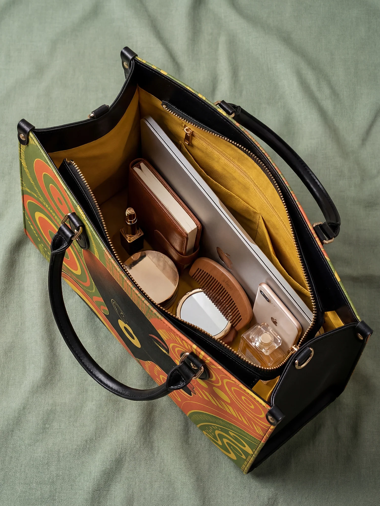 "Baldisa" Leather Handbag - Image 9