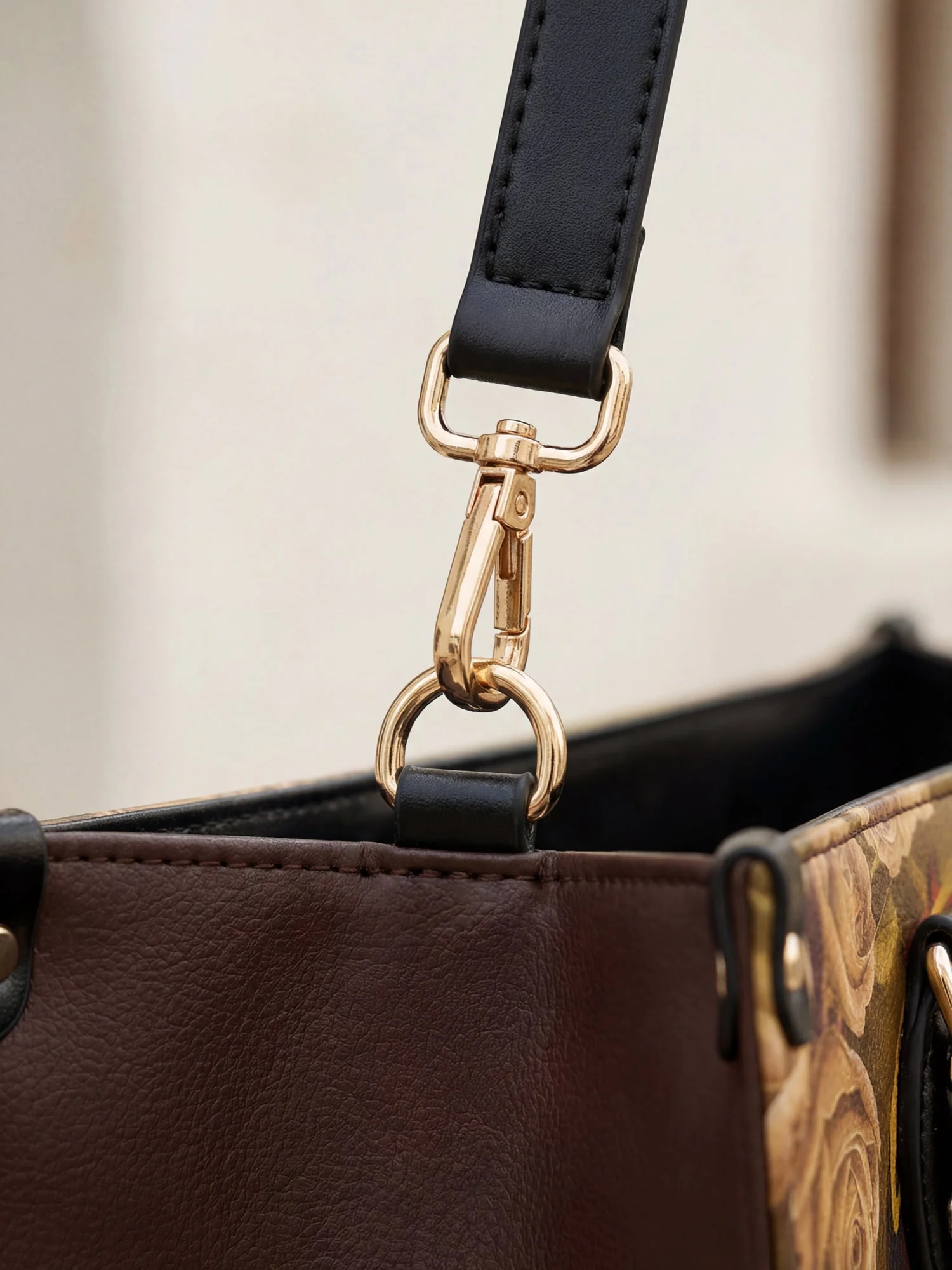 "Godfidence" Leather Handbag A250 Deal - Image 7