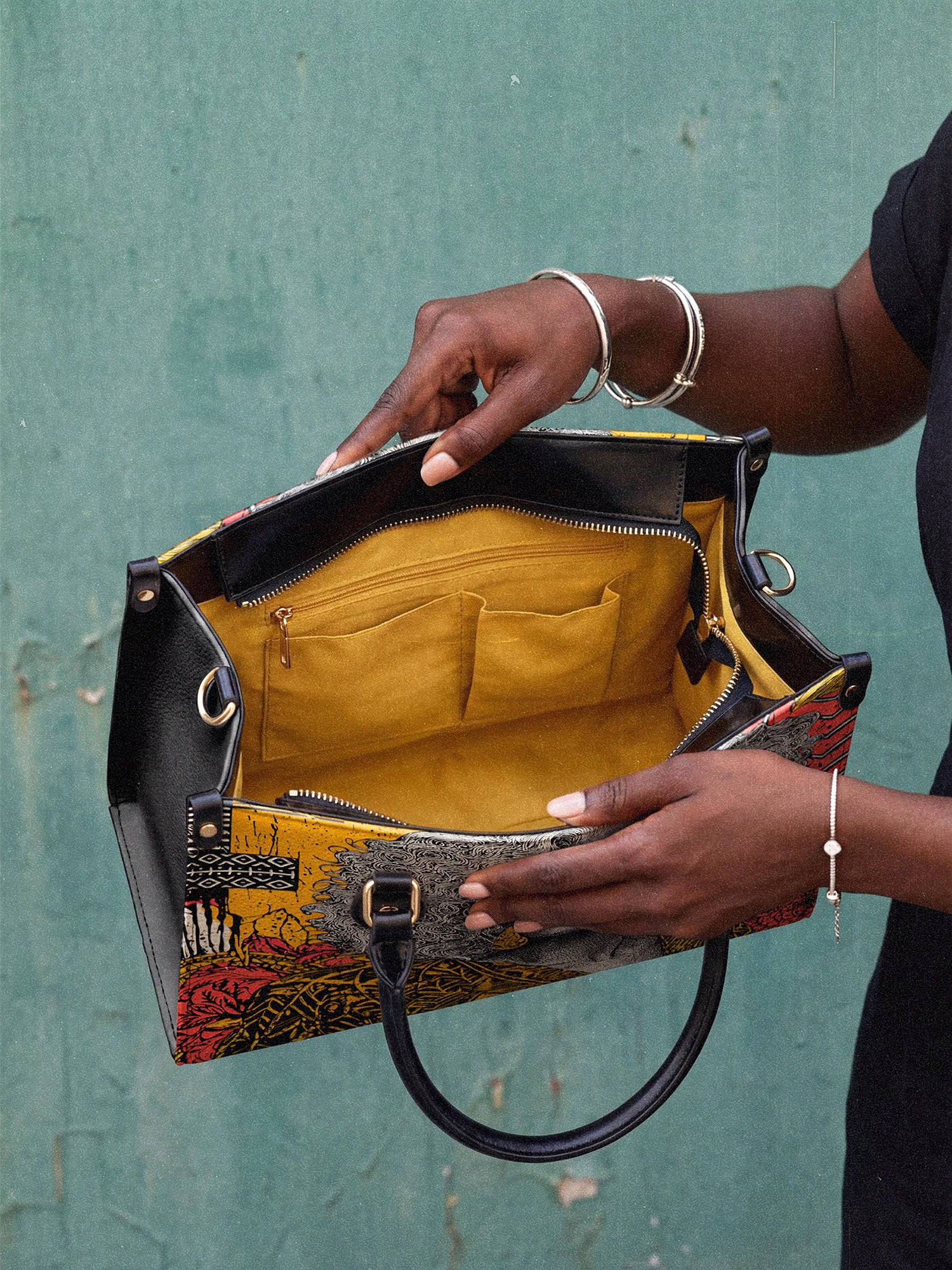 "Nandeka" Leather Handbag - Image 7
