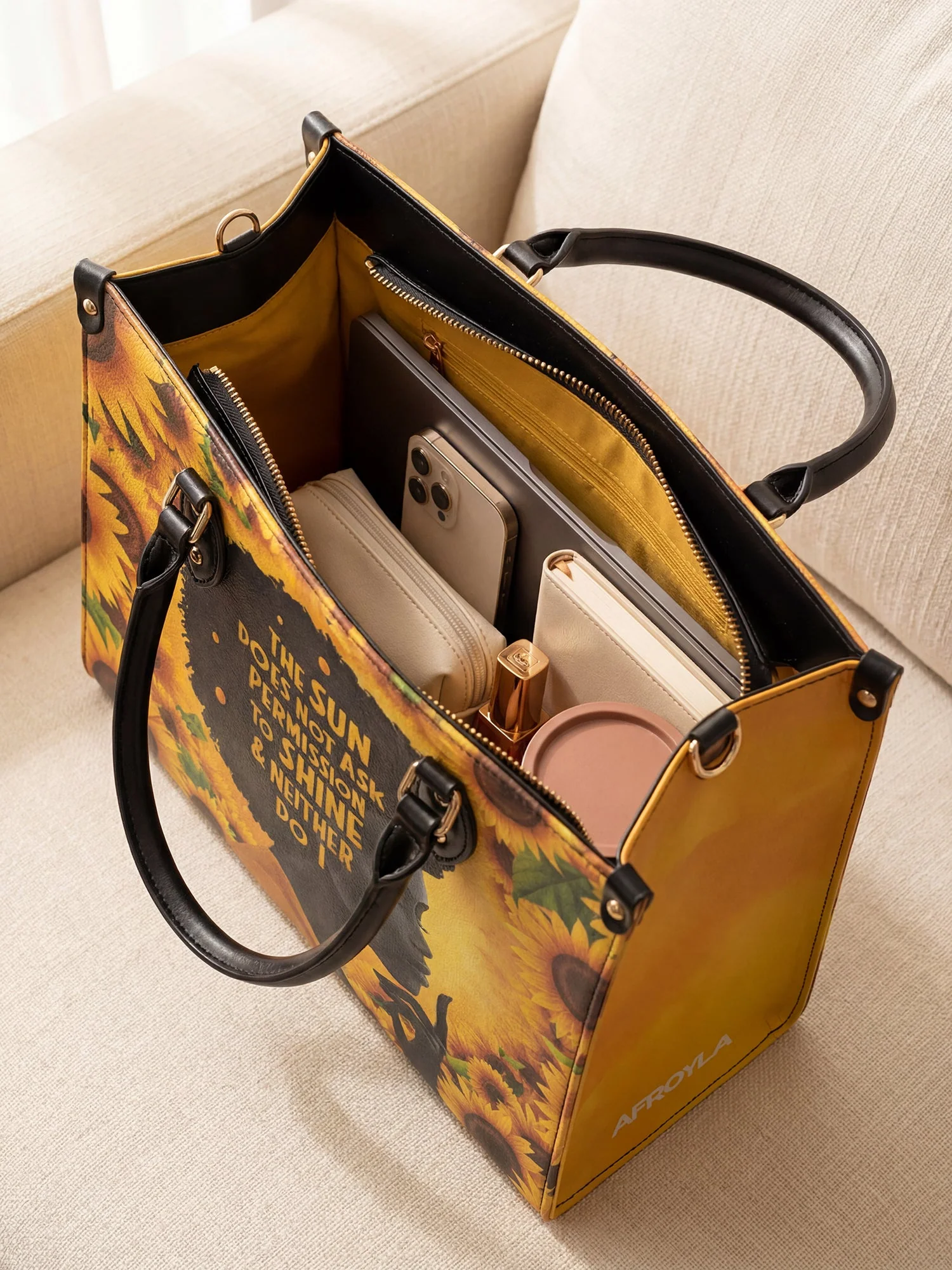 "Sunaya" Leather Handbag A250 Deal - Image 10