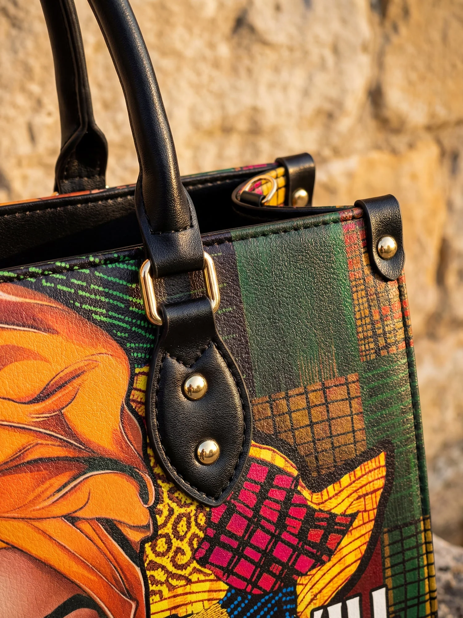 "Thundara" Leather Handbag A250 Deal - Image 6