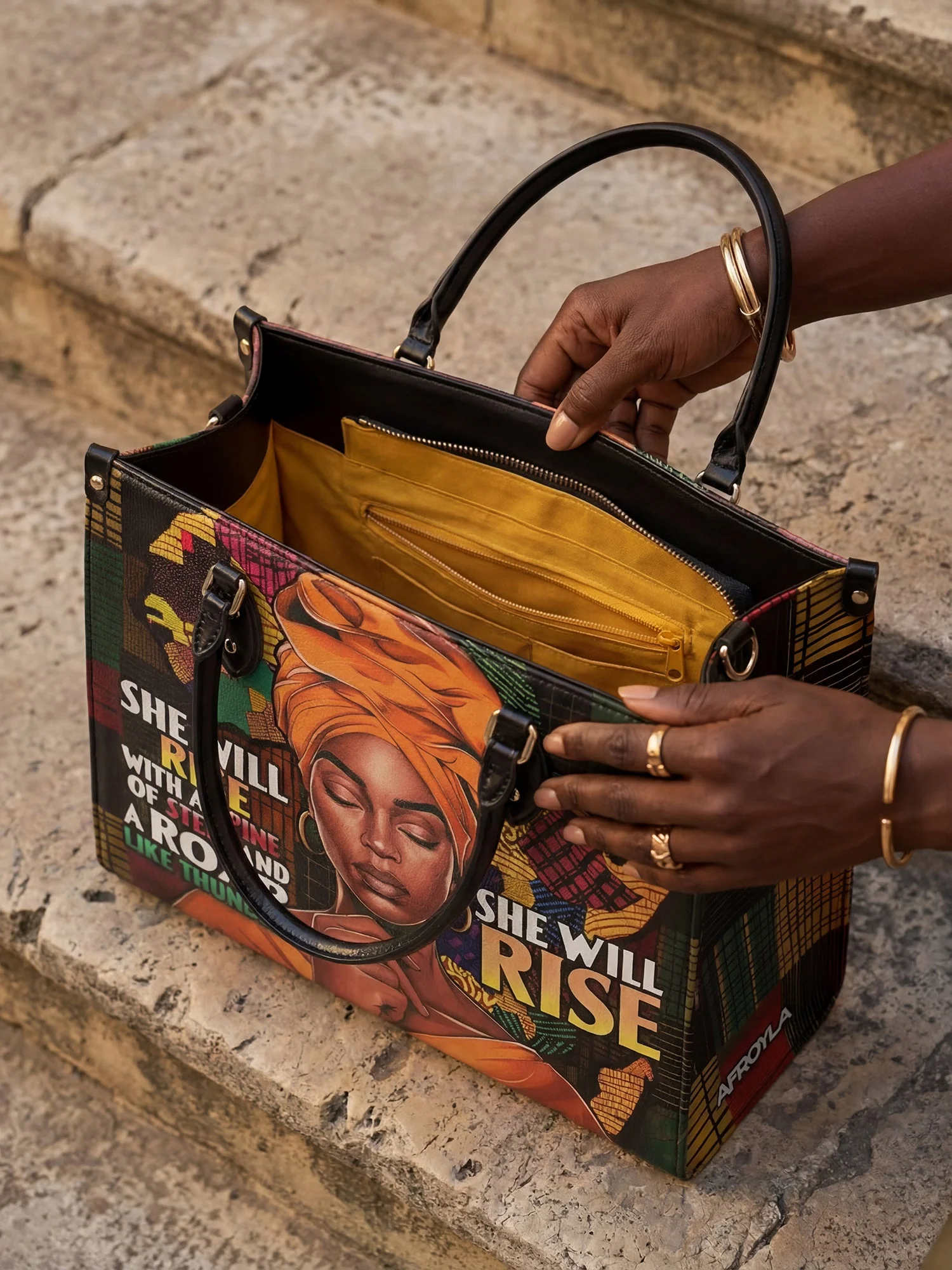 "Thundara" Leather Handbag A250 Deal - Image 8